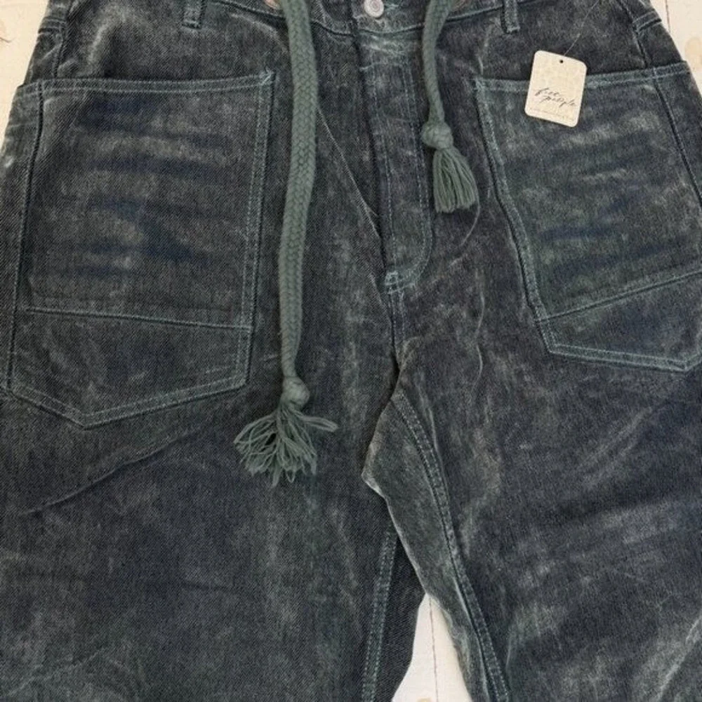 Free People Flocked Moxie Barrel Jeans Mt Green Blue Low Slung Velvet 31 NWOT